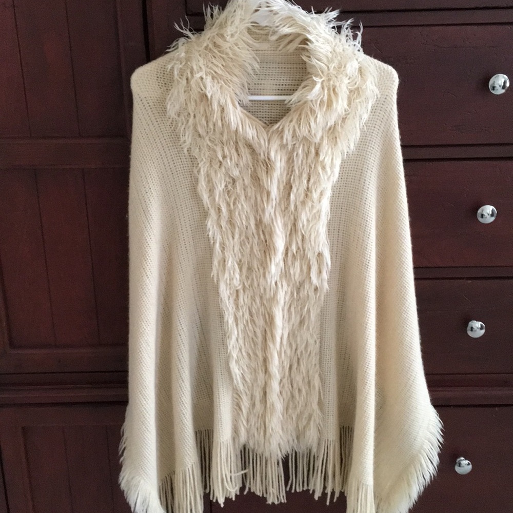 NWT boutique cream color sweater poncho